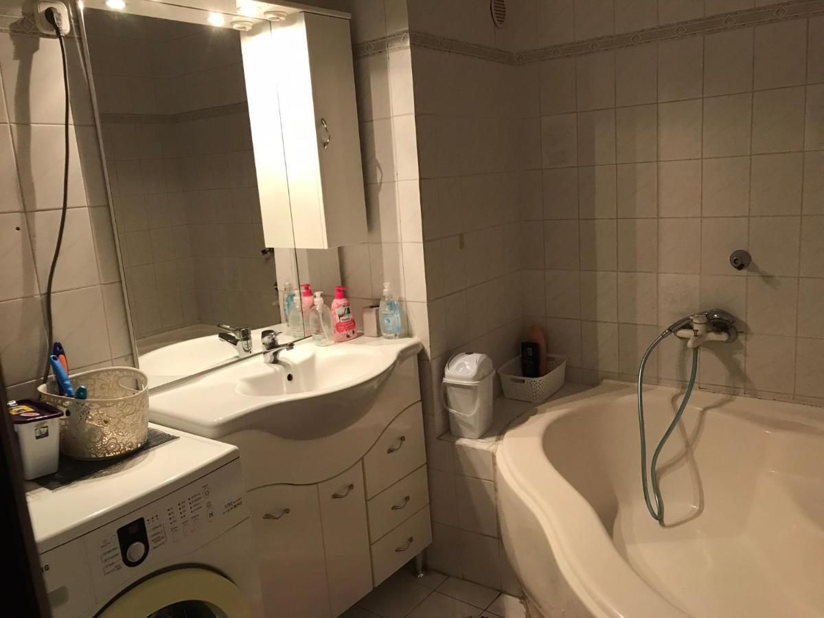 Lilla vendéglakás Zalaegerszeg szívében Appartamento Esterno foto