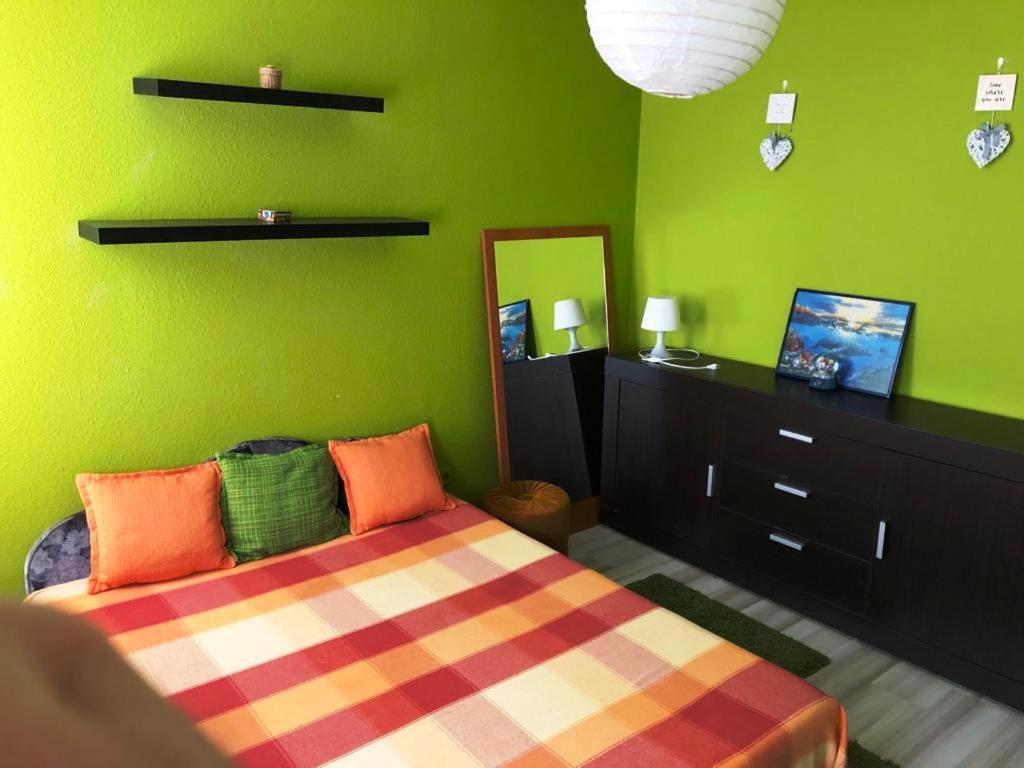 Lilla vendéglakás Zalaegerszeg szívében Appartamento Esterno foto