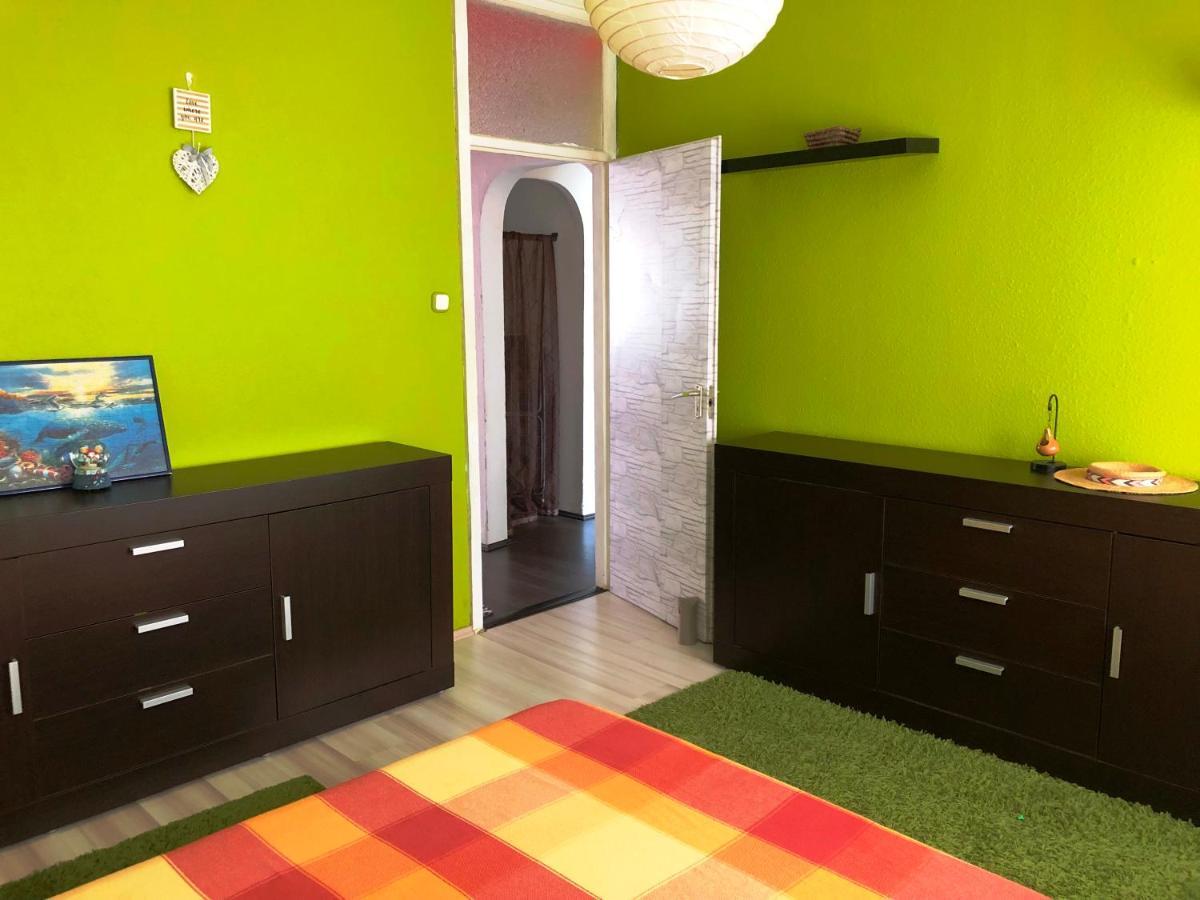 Lilla vendéglakás Zalaegerszeg szívében Appartamento Esterno foto
